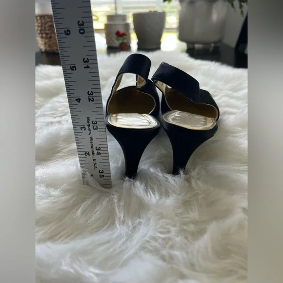 St.John sling back woman’s pumps size 7.5 color black made in Italy - Picture 5 of 9